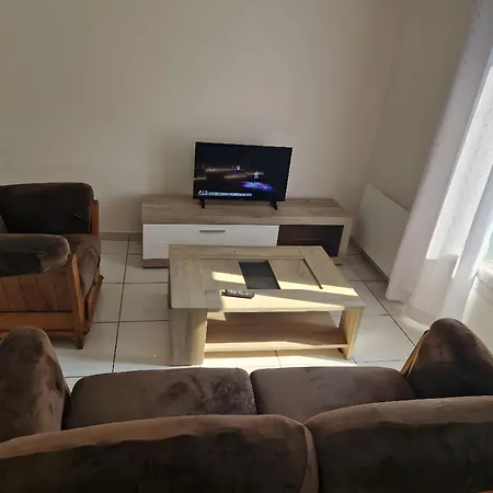 Apartment Avec Jardin Etampes